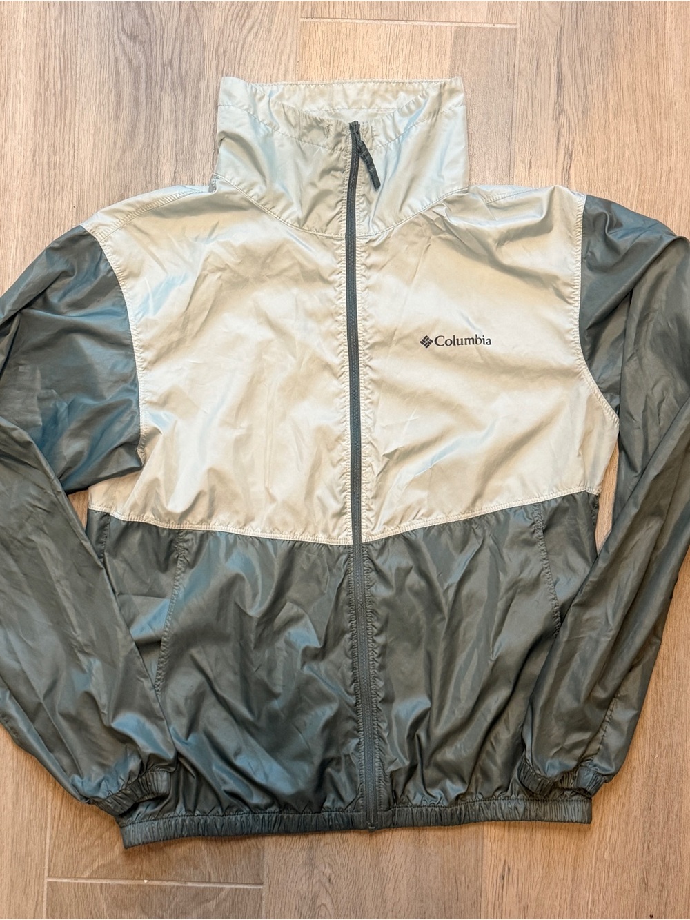 Columbia Two-Tone Packable Windbreaker